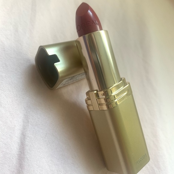 L’Oreal Paris Lipstick - Picture 1 of 3